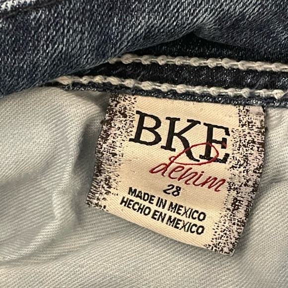 BKE Capri Jeans - Picture 9 of 11